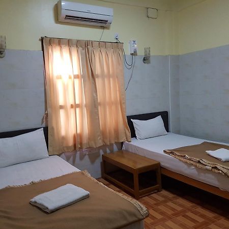 ماييك Shwe Eain Si Guest House - Burmese Only المظهر الخارجي الصورة