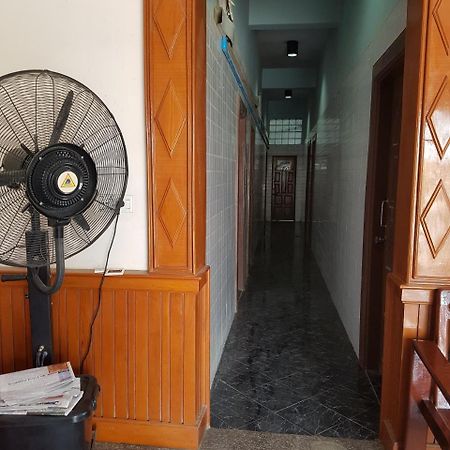 ماييك Shwe Eain Si Guest House - Burmese Only المظهر الخارجي الصورة