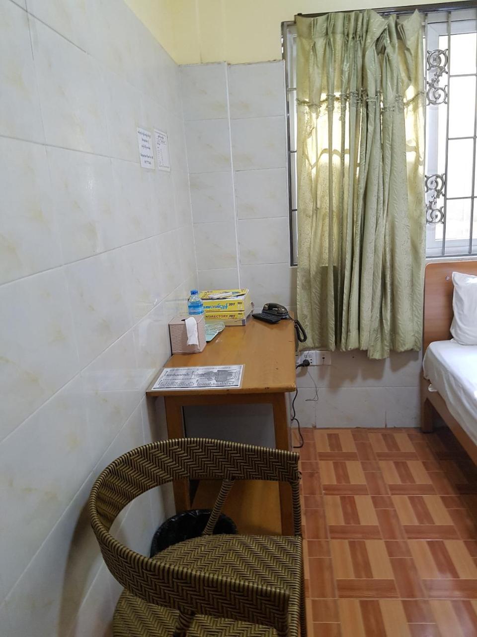 ماييك Shwe Eain Si Guest House - Burmese Only المظهر الخارجي الصورة