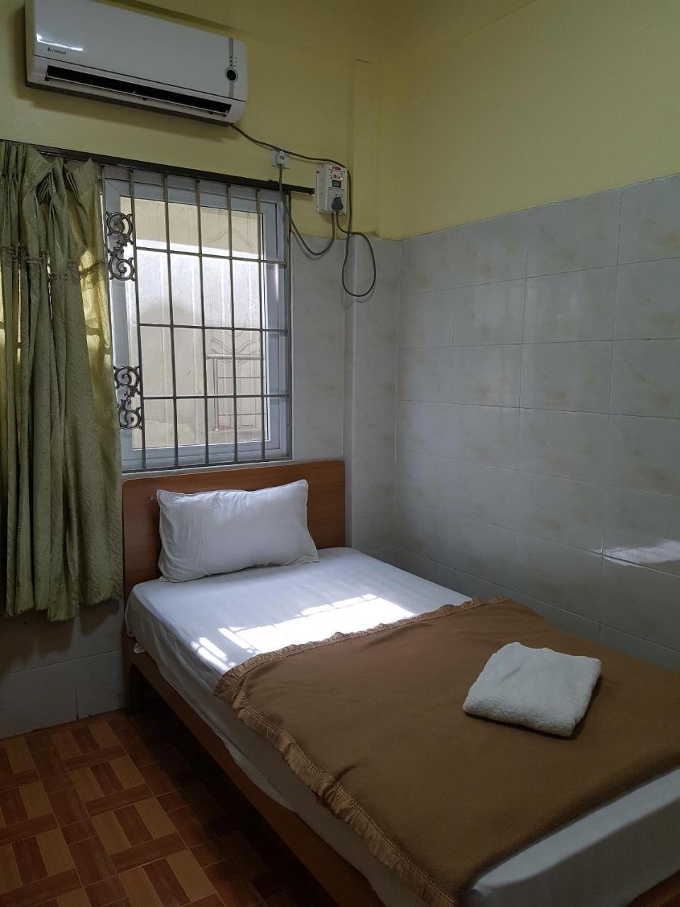 ماييك Shwe Eain Si Guest House - Burmese Only المظهر الخارجي الصورة